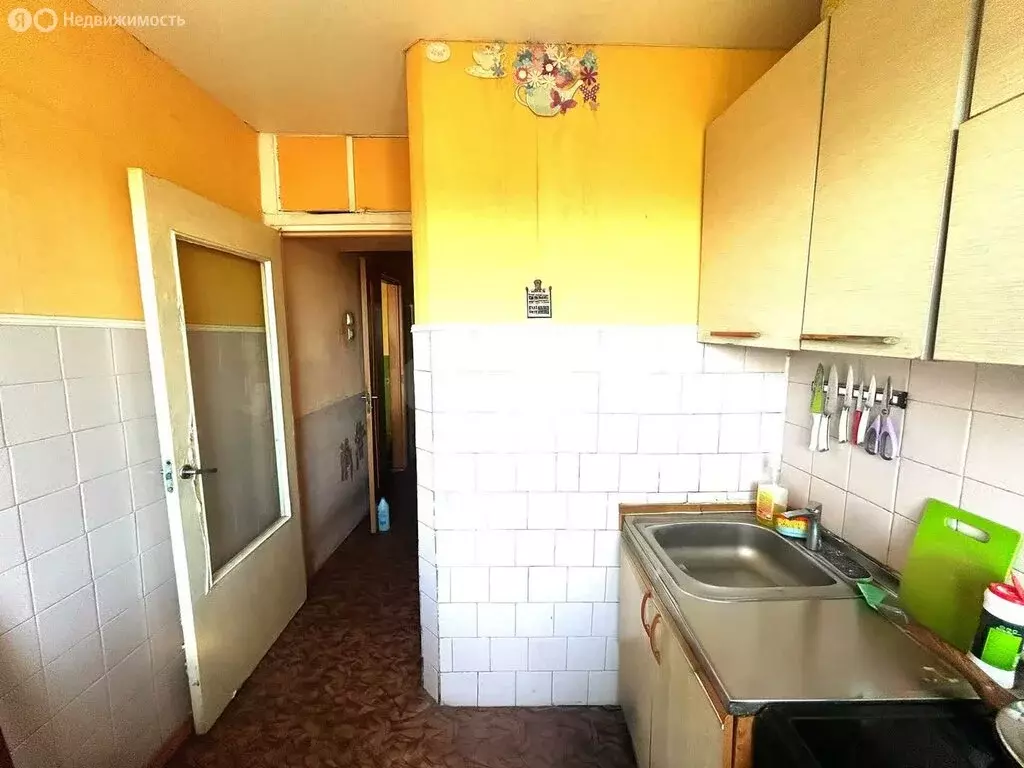 3-комнатная квартира: Петропавловск-Камчатский, улица Попова, 37 (60.7 ... - Фото 0