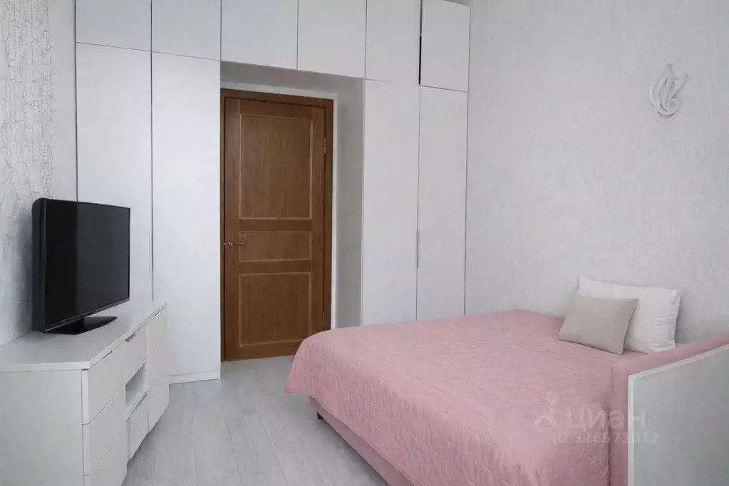 3-к кв. Санкт-Петербург Ивановская ул., 19 (70.7 м) - Фото 1