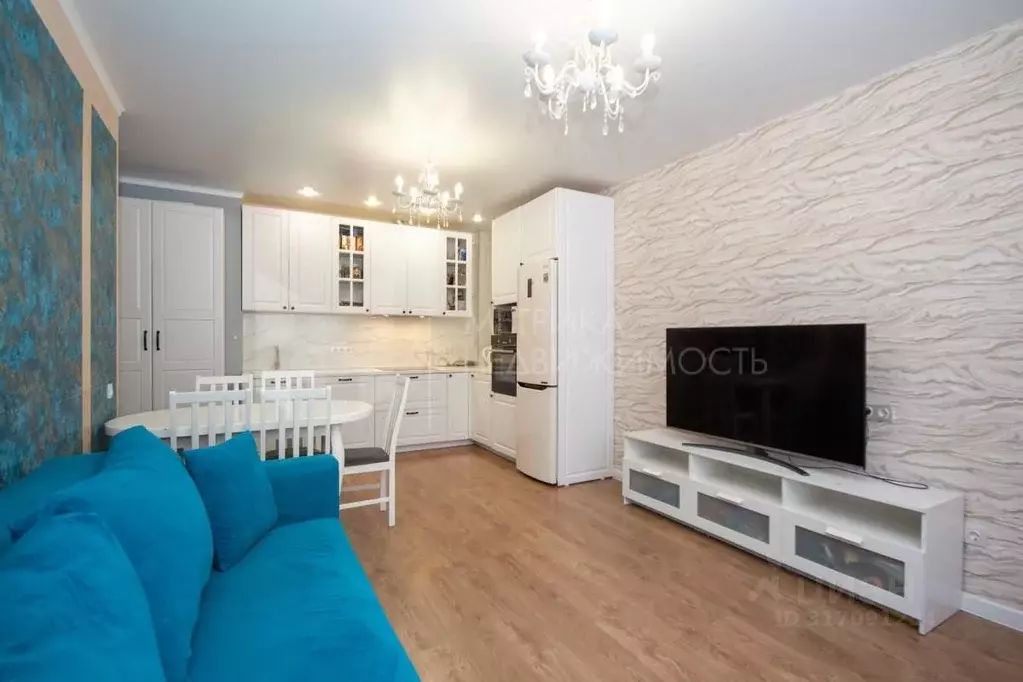 3-к кв. Тюменская область, Тюмень ул. Тимофея Чаркова, 79к3 (70.0 м) - Фото 0