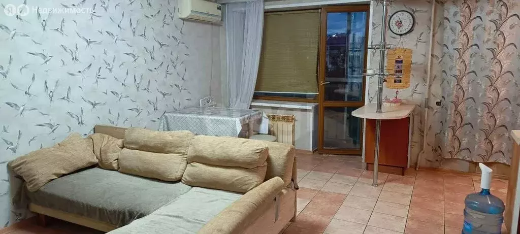 4-комнатная квартира: Якутск, улица Дзержинского, 9 (61.3 м) - Фото 1