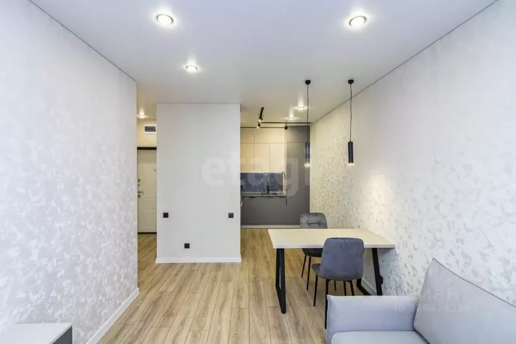 1-к кв. Тюменская область, Тюмень ул. Разведчика Кузнецова, 7 (37.2 м) - Фото 1