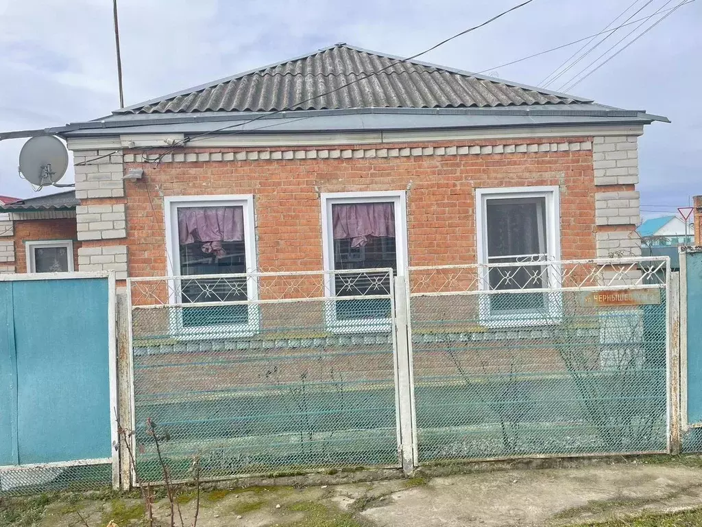 Дом в Краснодарский край, Лабинск ул. Чернышевского, 2 (70 м) - Фото 1