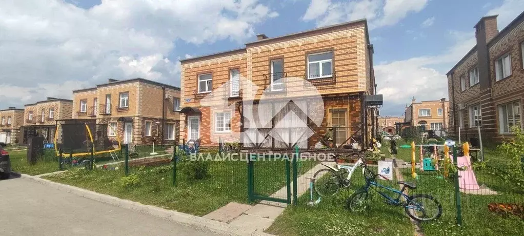 Таунхаус в Новосибирская область, с. Новолуговое, Березки-2 мкр, 3-й ... - Фото 0