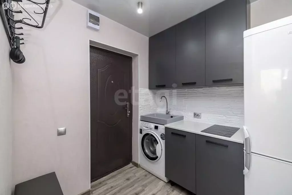 1-комнатная квартира: Тюмень, улица Котовского, 13 (18 м) - Фото 1