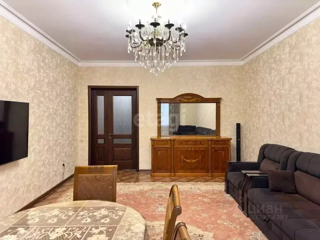 3-к кв. Дагестан, Махачкала просп. Насрутдинова, 50 (98.0 м) - Фото 0