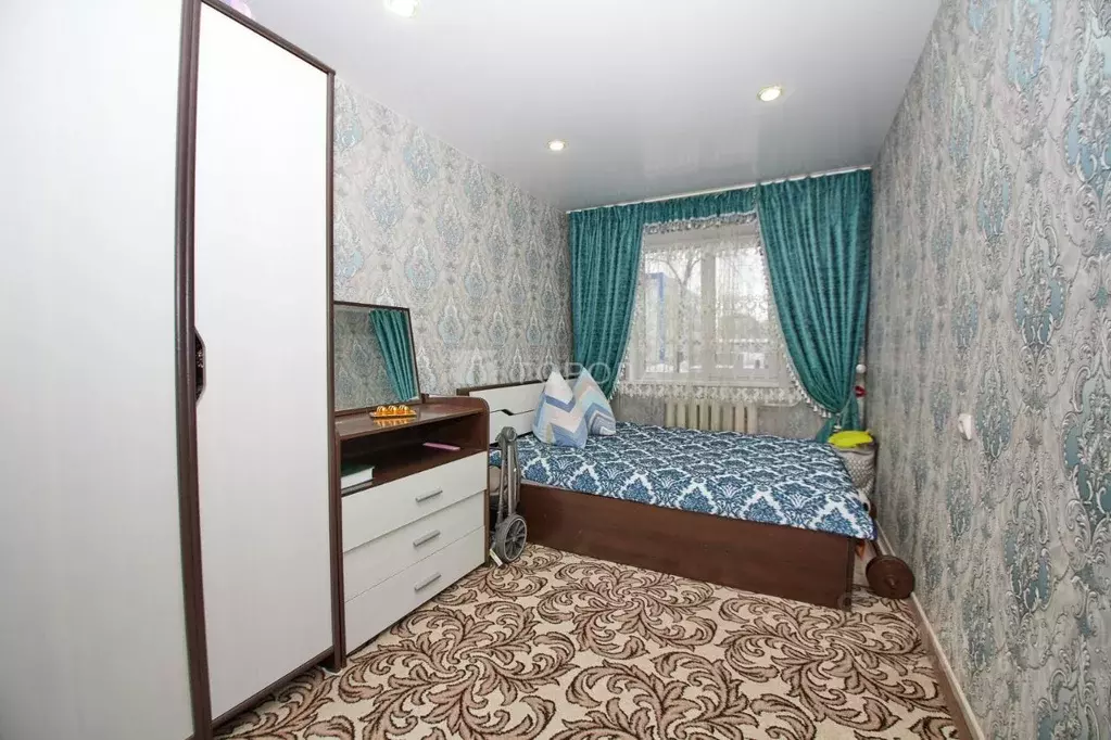 3-к кв. Кемеровская область, Новокузнецк Октябрьский просп., 51 (57.6 ... - Фото 1