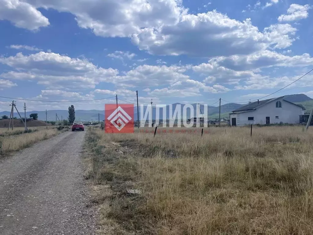 Участок в Севастополь с. Орлиное, ул. Рассветная (10.0 сот.) - Фото 1