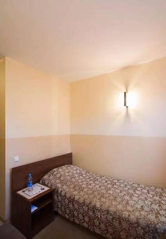 Комната Ярославская область, Углич Заводской проезд, 1А (11.0 м) - Фото 1