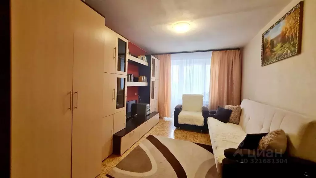 3-к кв. Кировская область, Киров ул. Опарина, 5 (50.3 м) - Фото 2