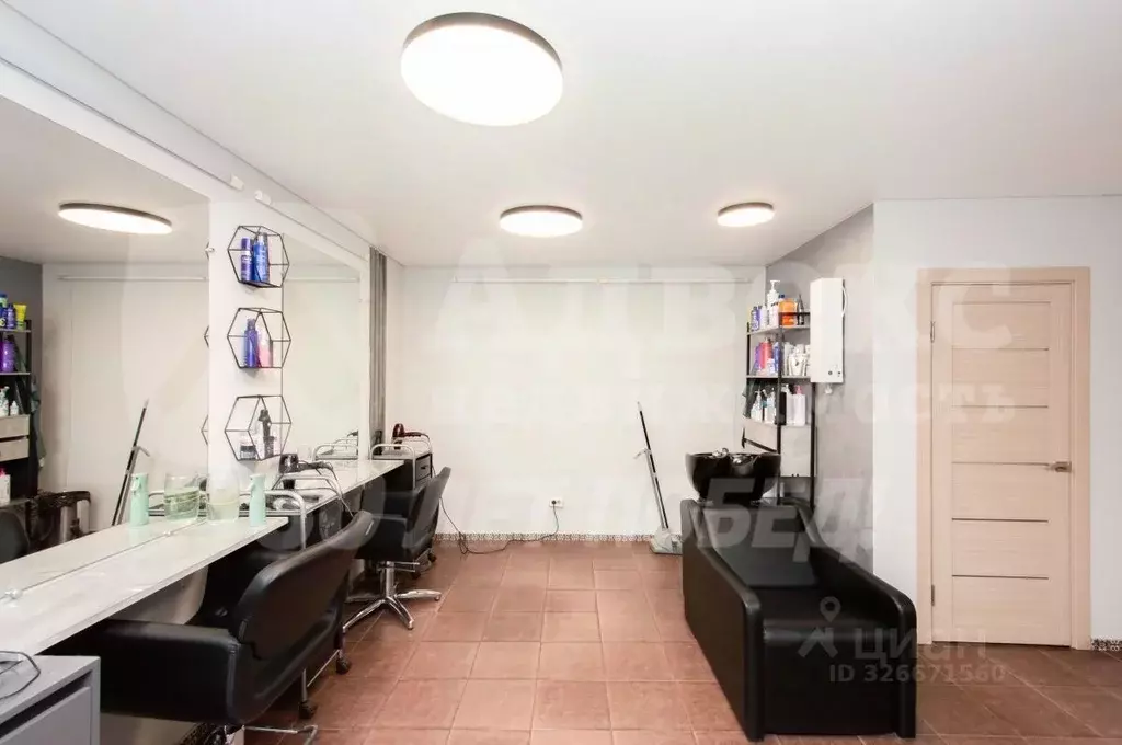 Помещение свободного назначения в Тюменская область, Тюмень ул. ... - Фото 2