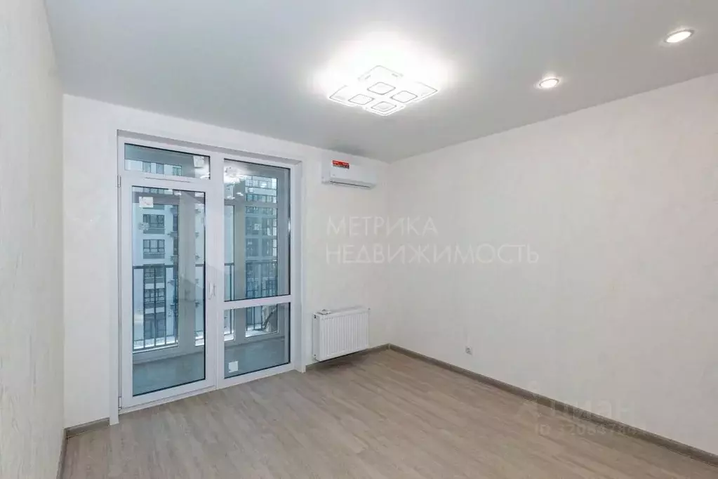 1-к кв. Тюменская область, Тюмень ул. Николая Глебова, 3 (37.0 м) - Фото 0