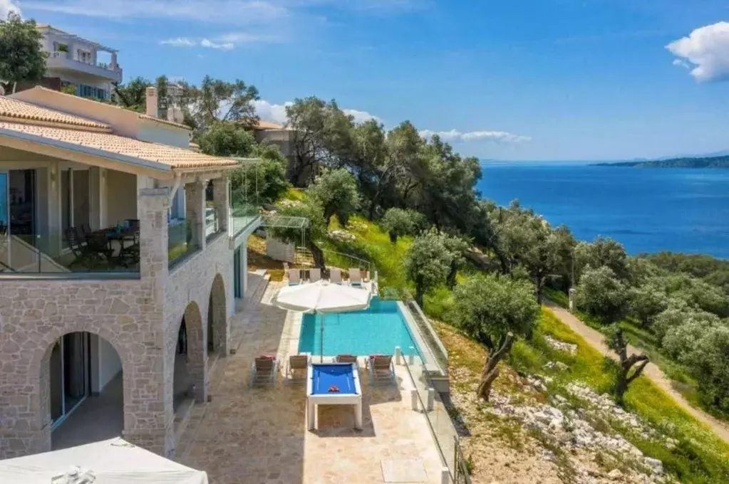 Дом в Краснодарский край, Сочи Бакинская ул. (200 м) - Фото 1