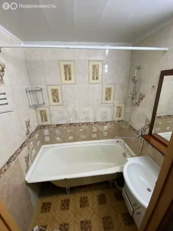 4-комнатная квартира: Челябинск, улица Суркова, 14 (64.2 м) - Фото 2