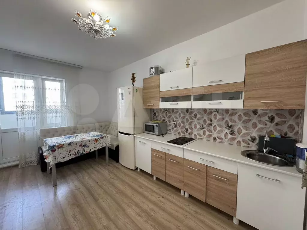 2-к. квартира, 56 м, 3/15 эт. - Фото 0