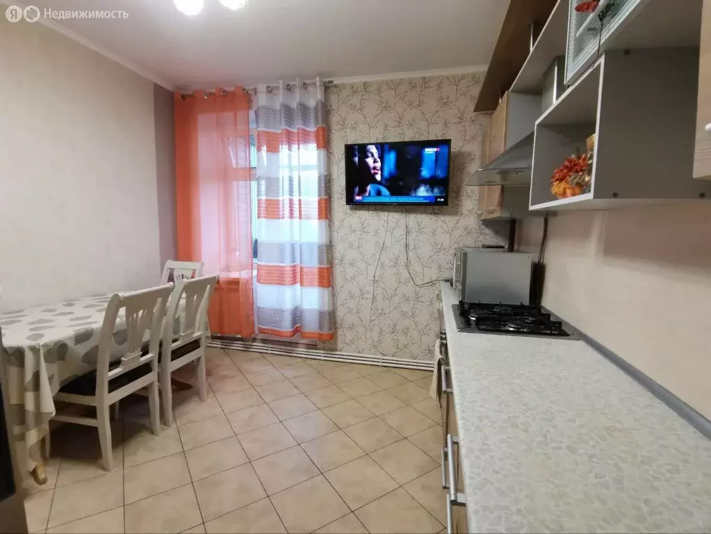 2-комнатная квартира: Казань, улица Шаляпина, 12 (74 м) - Фото 0