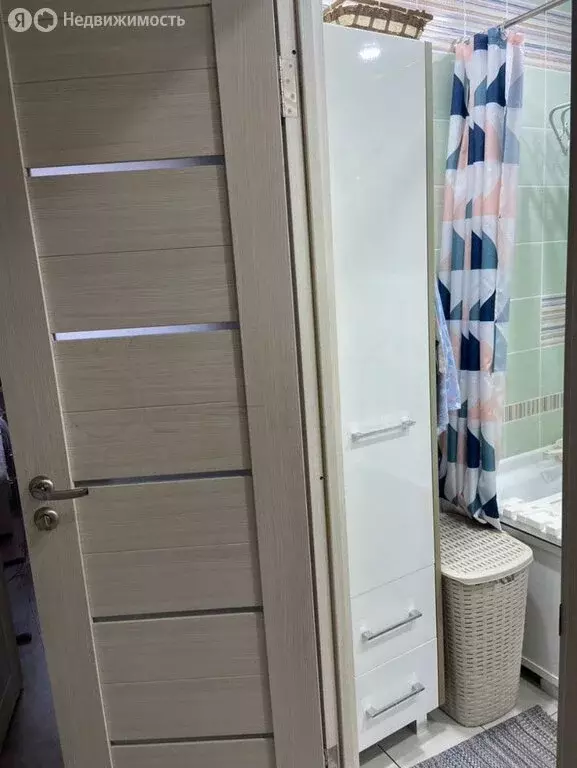 4-комнатная квартира: Губкин, улица Раевского, 22А (74 м) - Фото 0