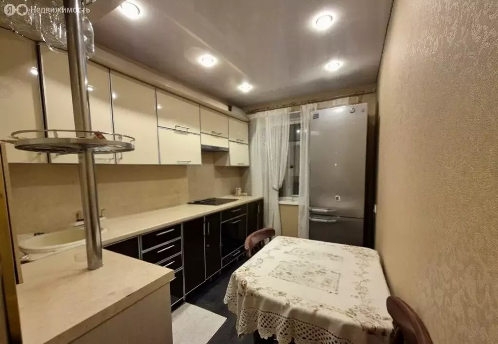 3-комнатная квартира: Мурманск, улица Ломоносова, 12 (58 м) - Фото 1