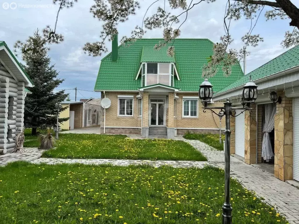 Дом в Заинск, улица Валеева (154 м) - Фото 0