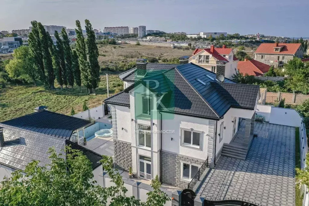 Коттедж в Севастополь ул. Тендровская, 87 (425 м) - Фото 2