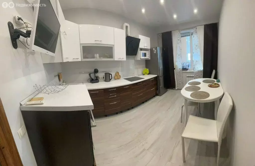 1-комнатная квартира: Тюмень, Фабричная улица, 9 (47 м) - Фото 0