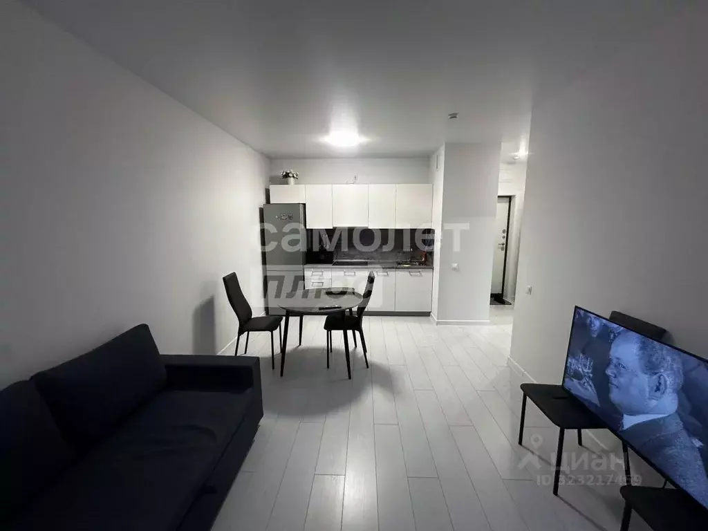 2-к кв. Тюменская область, Тюмень ул. Тимофея Чаркова, 87 (38.9 м) - Фото 1