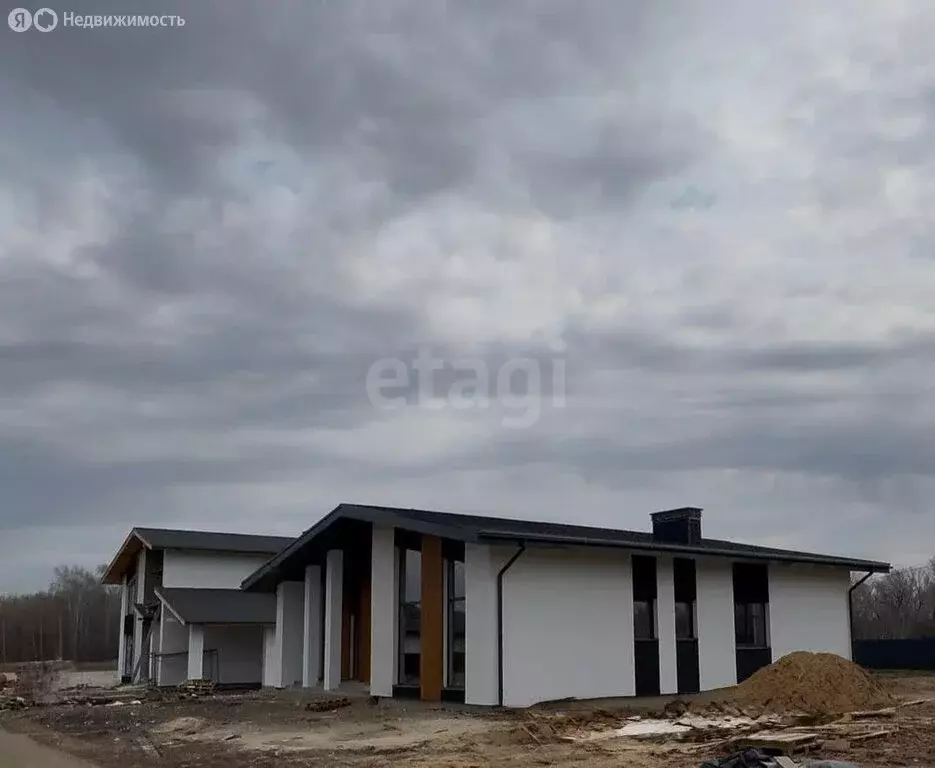 Дом в село Столбище, улица Ивана Матвеева (169 м) - Фото 1
