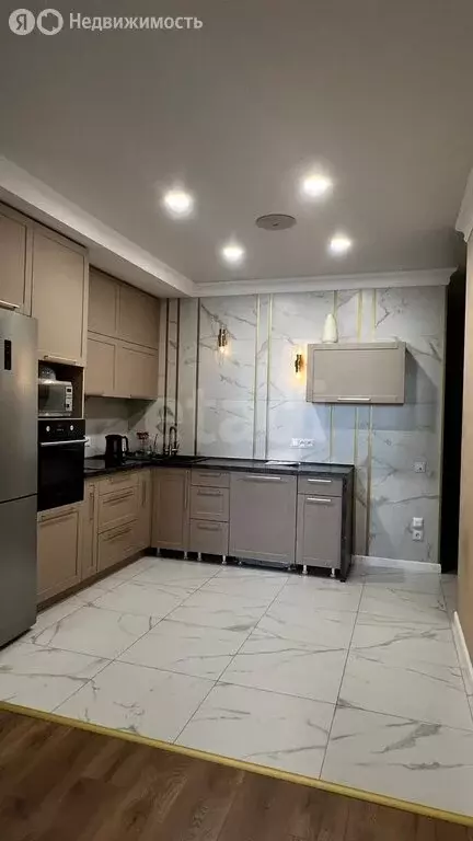 3-комнатная квартира: Челябинск, улица Героя России А.В. Яковлева, 5 ... - Фото 2