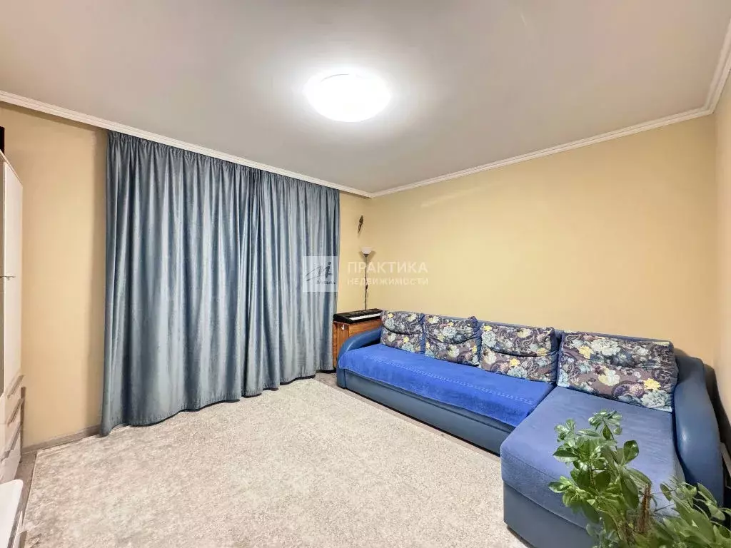 Продается 4-комнатная квартира - Фото 2