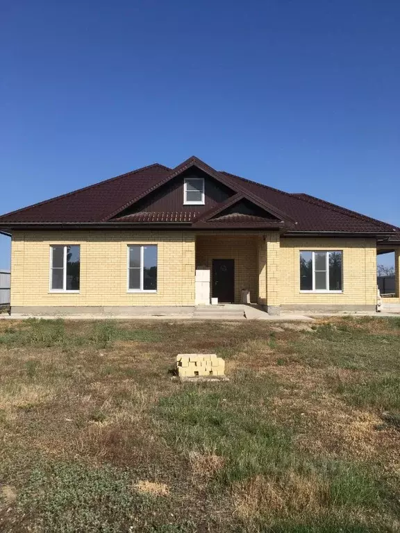 Дом в Астраханская область, Приволжский район, пос. Ивановский ул. ... - Фото 1