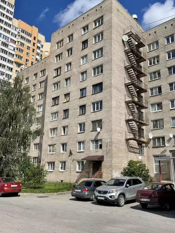 Комната 12,3 м в 8-к., 3/9 эт. - Фото 0