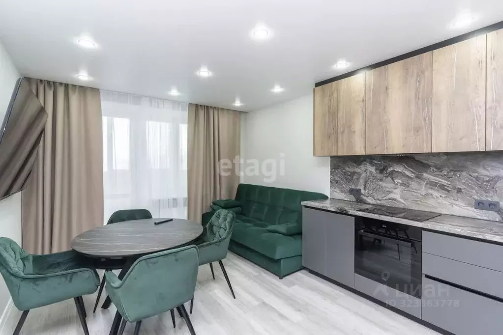 2-к кв. Тюменская область, Тюмень ул. Константина Посьета, 3 (70.0 м) - Фото 1