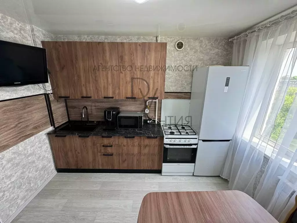 Квартира, 3 комнаты, 56.9 м - Фото 0
