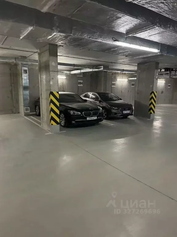 Гараж в Санкт-Петербург ул. Парфеновская, 17 (13 м) - Фото 1