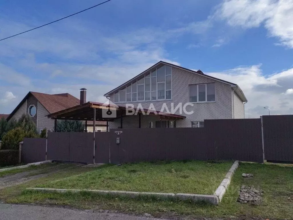 Дом в Белгородская область, Белгород пер. 2-й Ботанический, 9 (201 м) - Фото 1