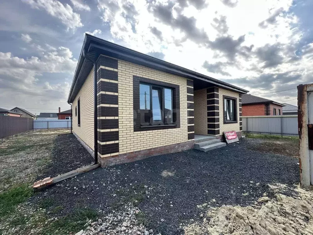 Дом в Ростовская область, Неклиновский район, с. Новобессергеневка ул. ... - Фото 1