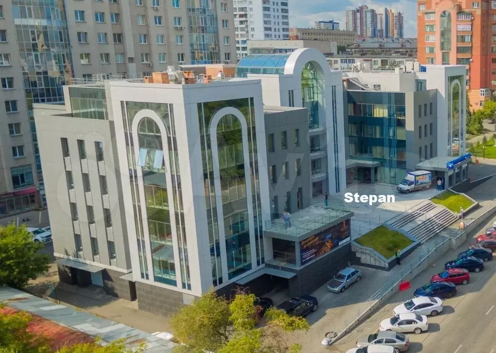 Офис на свежем воздухе рядом с парком, 70 м - Фото 0