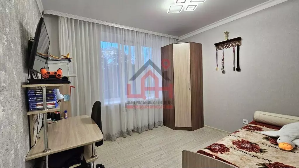 2-к кв. Ставропольский край, Ессентуки Средняя ул., 9 (59.7 м) - Фото 0