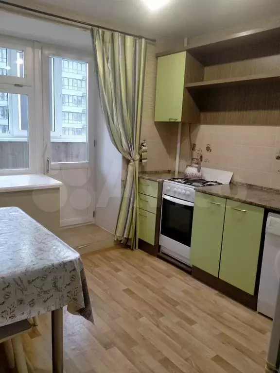 1-к. квартира, 37 м, 4/10 эт. - Фото 1
