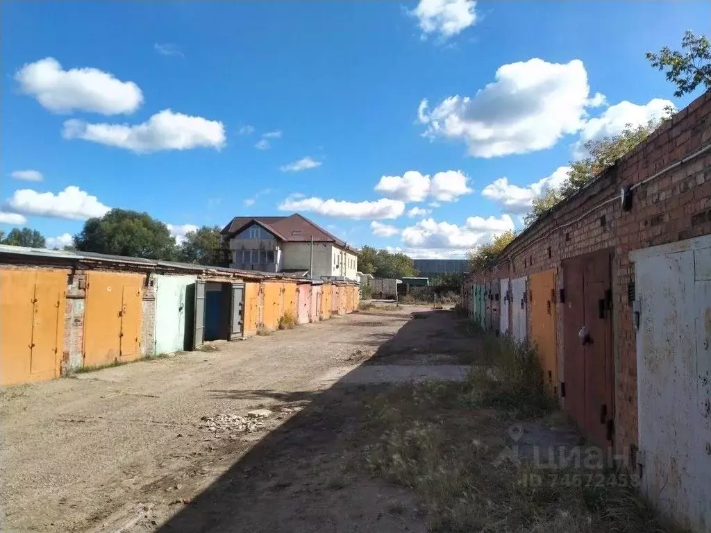 Гараж в Омская область, Омск пос. Чкаловский, ул. 75-й Гвардейской . - Фото 0