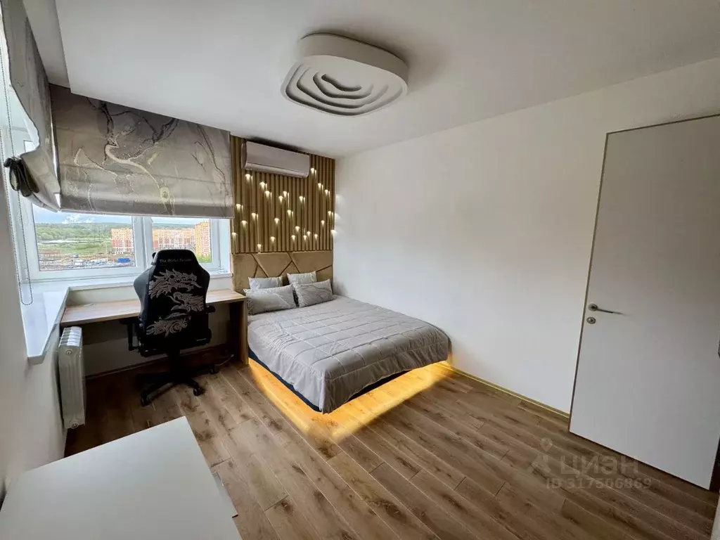 3-к кв. Москва пос. Коммунарка, ул. Бачуринская, 8к2 (80.1 м) - Фото 1
