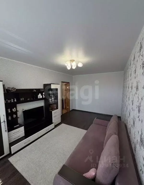 2-к кв. Белгородская область, Белгород ул. Есенина, 42 (50.9 м) - Фото 2