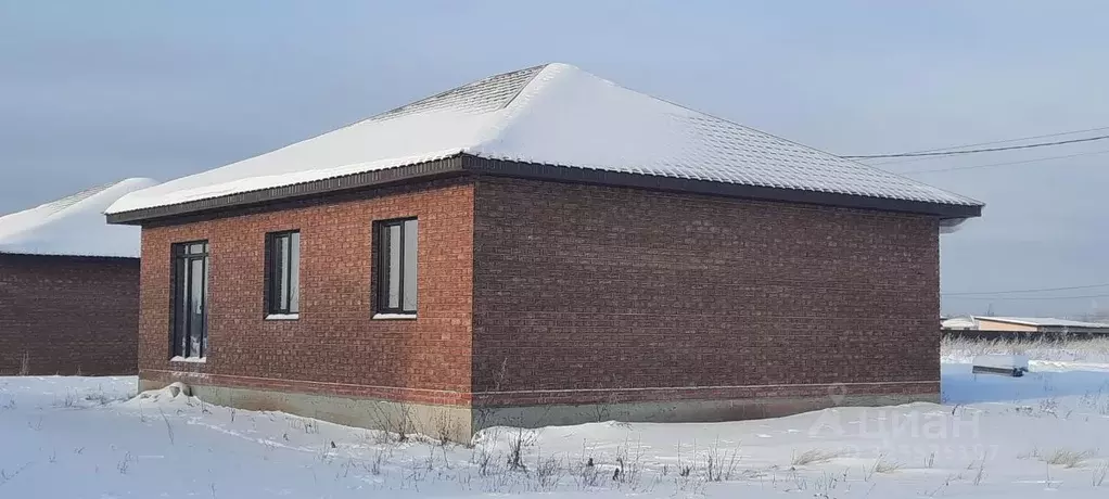 Коттедж в Башкортостан, Уфа ул. Барбарисовая (100 м) - Фото 1