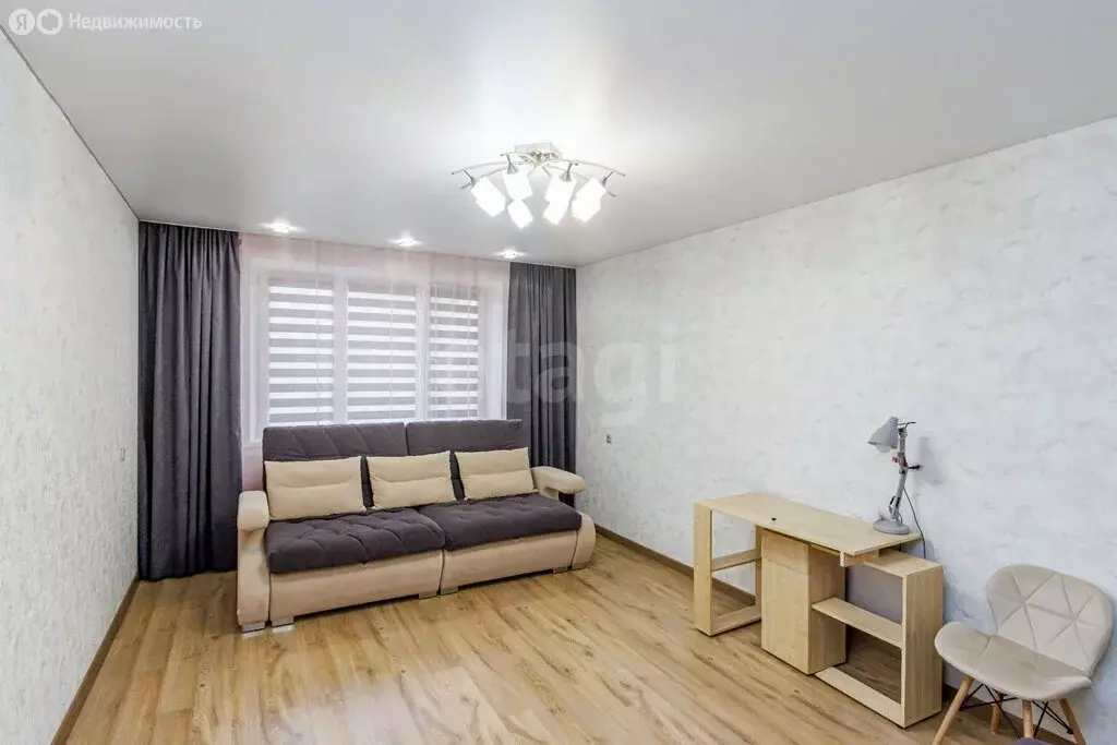 2-комнатная квартира: Тюмень, Новосибирская улица, 129 (62.4 м) - Фото 1