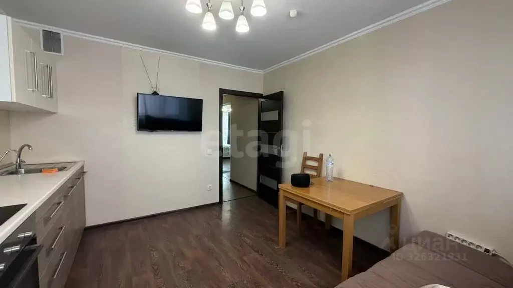 1-к кв. Тюменская область, Тюмень ул. Николая Семенова, 21 (42.0 м) - Фото 0