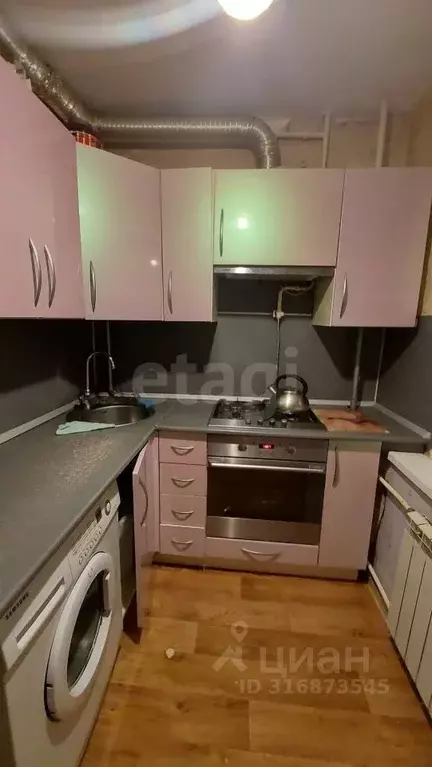 3-к кв. Ямало-Ненецкий АО, Новый Уренгой Молодежная ул., 9 (58.5 м) - Фото 0
