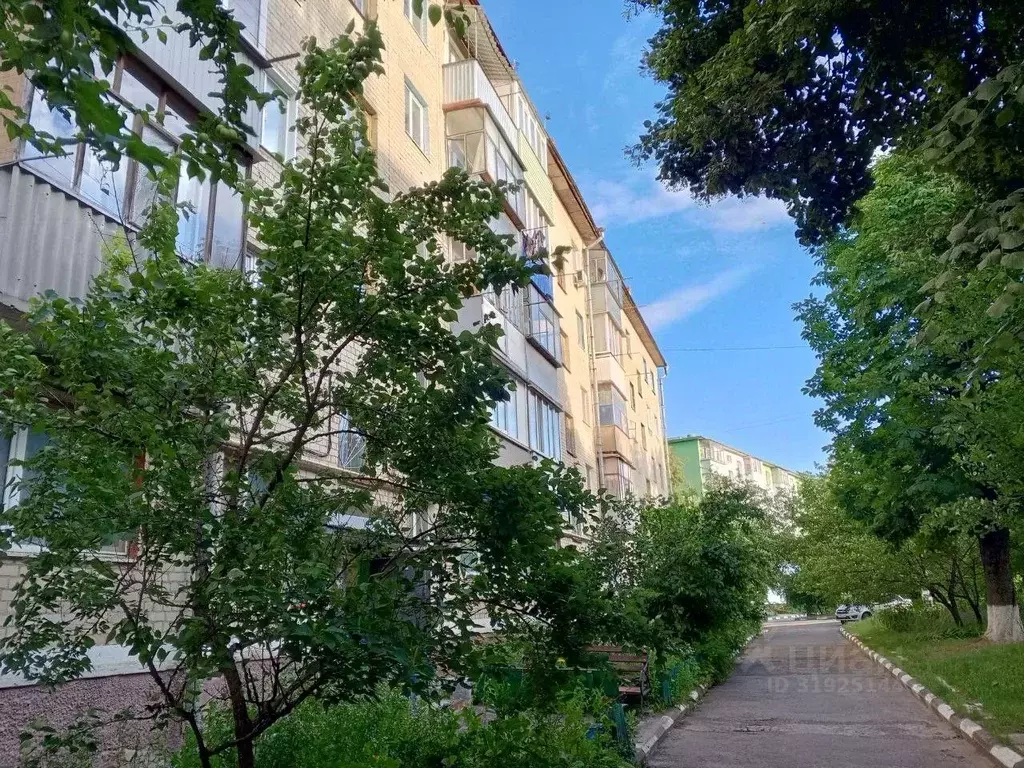 3-к кв. Белгородская область, Белгород Садовая ул., 37 (62.0 м) - Фото 0