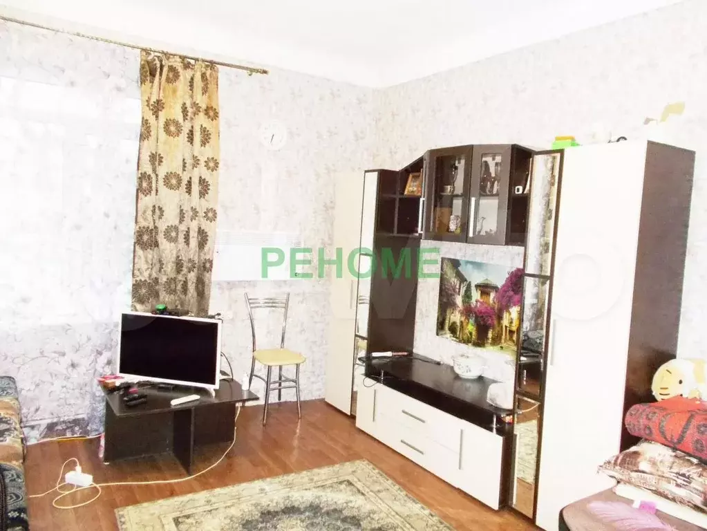 Комната 49 м в 3-к., 1/2 эт. - Фото 1