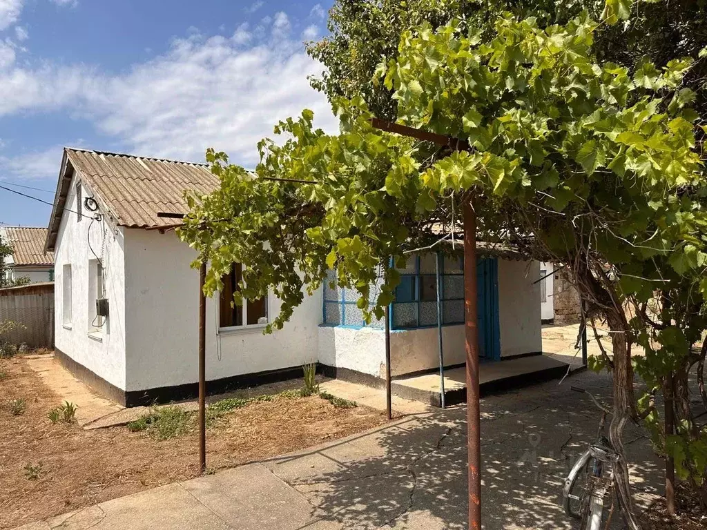 Дом в Крым, Красноперекопский район, с. Воинка туп. Фрунзе, 3 (50 м) - Фото 2