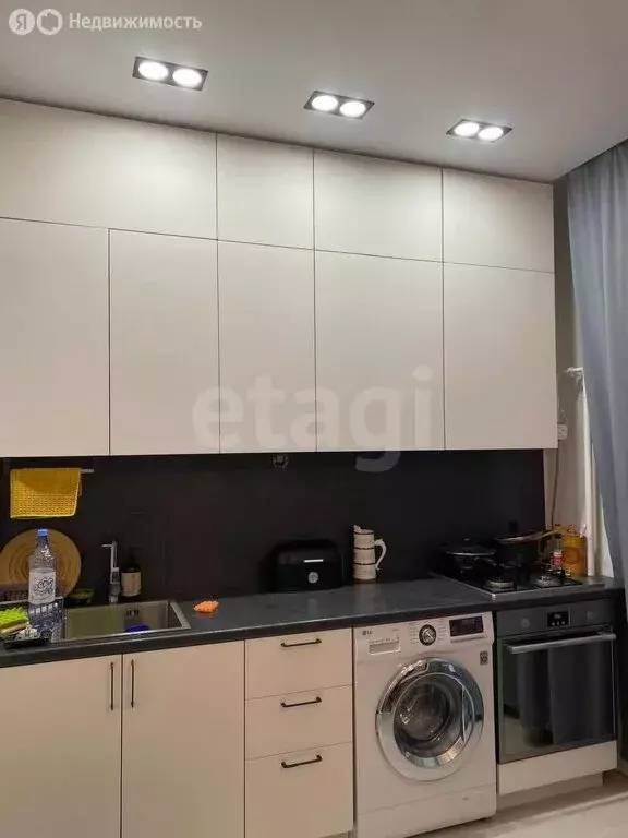 3-комнатная квартира: Якутск, улица Петровского, 32/2 (80.3 м) - Фото 1