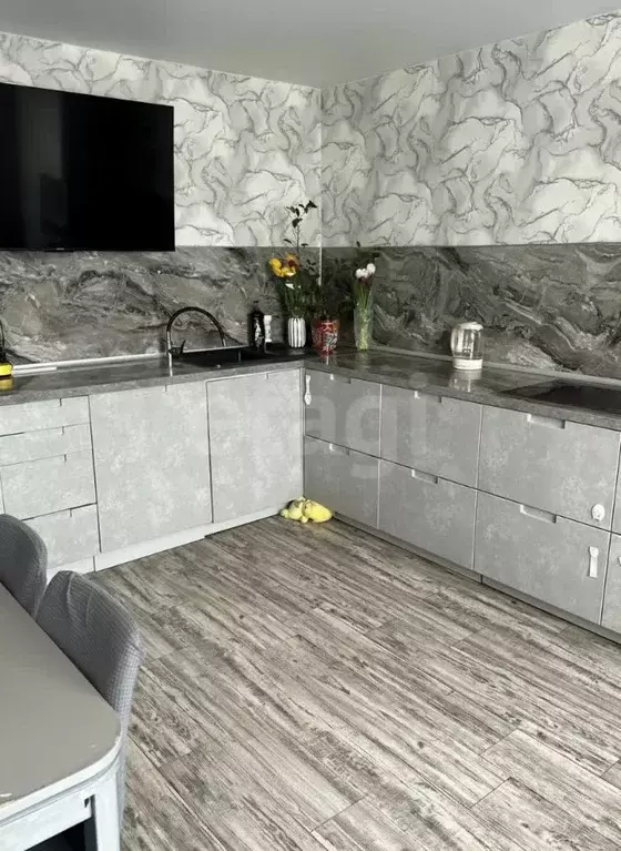 4-к кв. Бурятия, Северобайкальск ул. Громова, 12 (101.2 м) - Фото 1